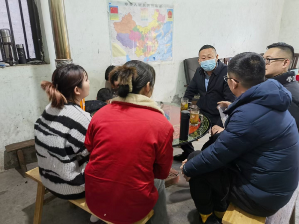 “走乡探户 应职温度学校教育学院开展冬季精准资助家访活动