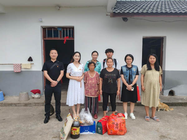 【二级学院动态】资助育人——健康产业学院“走进学生家庭，温暖学生心灵，筑梦学生成长”家访慰问活动