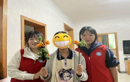 【二级学院动态】应职温度 爱满人间——行走中的“萤火微光、愿为其芒”志愿服务先锋队