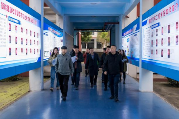 学校组织2025年春季学期开学教学检查