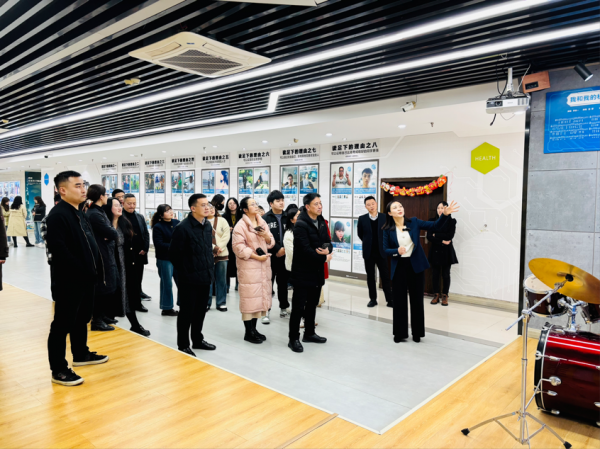 学校学工队伍赴重庆足下科技有限公司开展参观学习暨访企拓岗活动