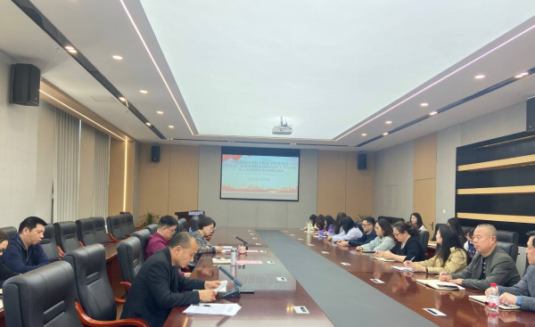 学校召开2025年第二次党委理论学习中心组（扩大）学习会议 深入贯彻中央八项规定精神学习教育