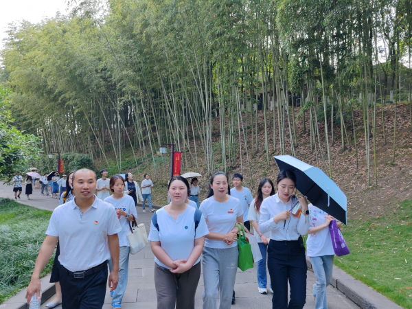 【二级学院动态】健康产业学院党支部开展“传承红色基因，追寻小平足迹”实地研学活动——以红色教育淬炼党性修养，以八项规定筑牢纪律防线