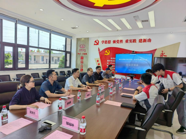 【二级学院动态】深化产教融合 共育汽车人才 智能汽车工程学院赴企业走访调研