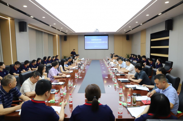 产教融合双向赋能 校企协同共育匠心—学校召开产教融合助推专业内涵建设研讨会