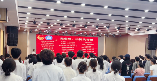 团心赤诚永向党，青春壮志谱华章—学校举行2025年春季学期新发展团员入团仪式