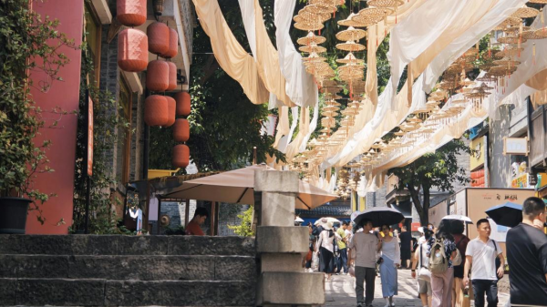 互联网信息学院｜传承十八梯文脉密码：青年学子解码山城文化的古今交响——2025年大学生暑期“三下乡”中华文脉传承团活动纪实（二）