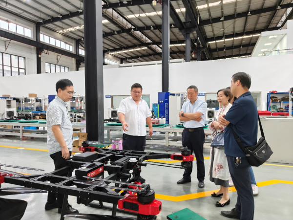 学校与“重庆国飞航空”签署战略合作协议