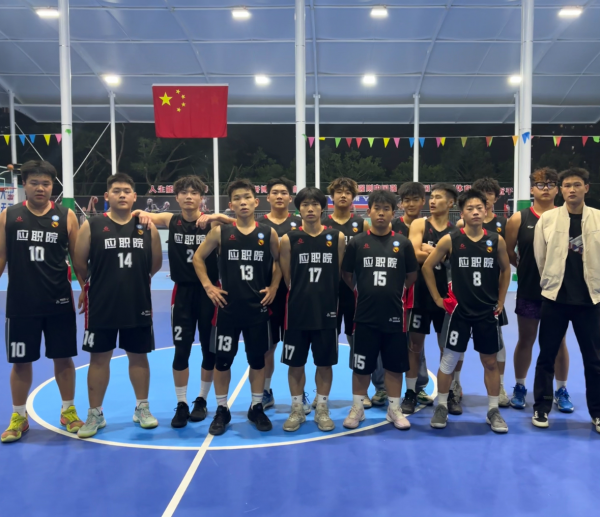 【二级学院动态】两套球衣映照师者爱心