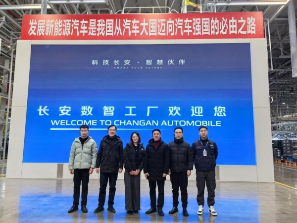 学校领导带队深入企业开展访企拓岗工作