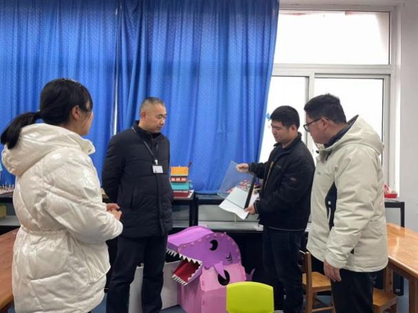 学校开展节前实训室检查